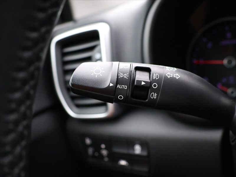 Kia Sportage 1,6 CRDI 100kW Exclusive 1.Maj - fotka 18 z 32
