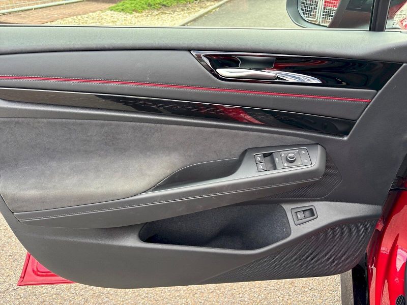 Volkswagen ID.7 Tourer (2025) GTX 250 KW, 86 KWH Tažné - fotka 21 z 32
