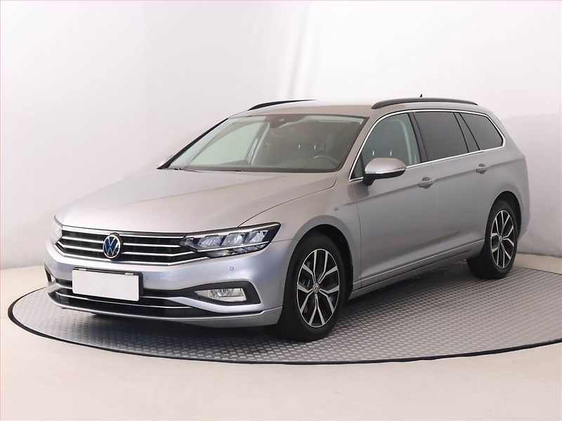 Volkswagen Passat (2021) 2.0 TDI, Automat, Serv.kniha - fotka 2 z 23