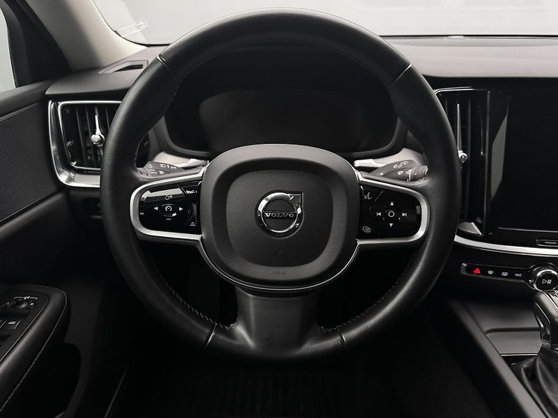 Volvo V60 CC D4 AWD MOMENTUM REZERVACE - fotka 3 z 43