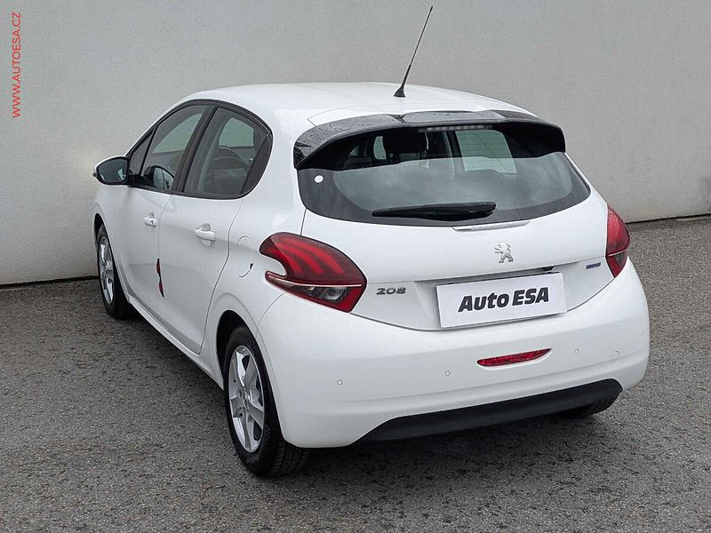 Peugeot 208 (2016) 1.2 PT, ČR, AC, výhřev sed - fotka 6 z 16