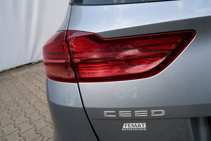 Kia Ceed (2022) Sportswagon 1,0 T-GDI/88 kW - fotka 26 z 30