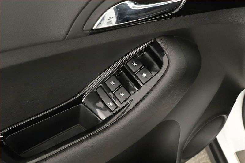 Chevrolet Orlando (2012) 2.0 VCDi, 7 míst, Tempomat - fotka 9 z 14