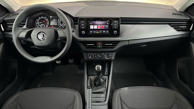 Škoda Scala 1.0 TSI Ambition - fotka 8 z 23