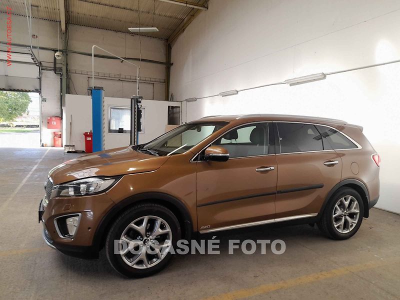 Kia Sorento (2015) 2.2 4x4, ČR, AT, navi, bixen - fotka 1 z 3
