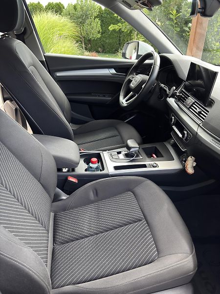 Audi Q5 (2023) 2.0 55TFSI e 220kW 4x4 - fotka 17 z 25