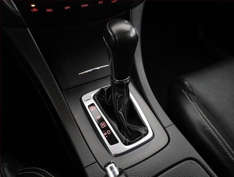 Suzuki Kizashi (2012) 2.4 VVT, 4X4, Automat - fotka 11 z 15