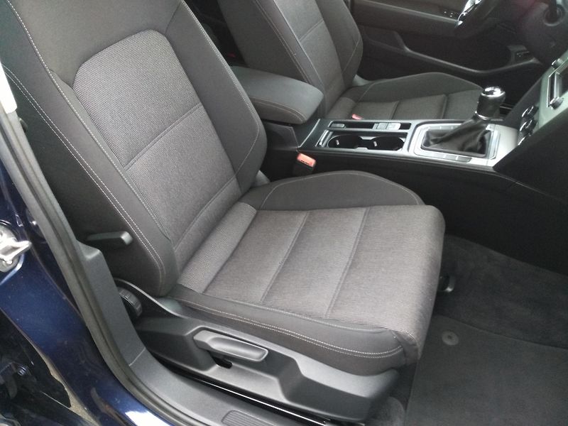Volkswagen Passat 1,4 TSI  /110 kW/  - fotka 38 z 45