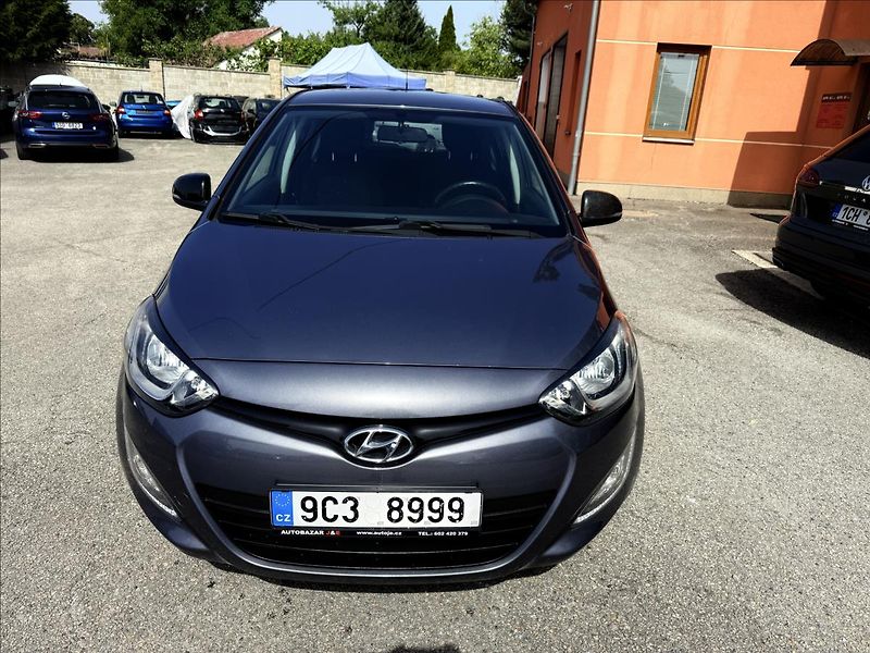 Hyundai i20 1,3 i - fotka 2 z 26