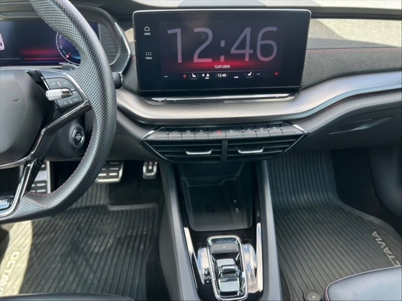 Škoda Octavia 2,0 TDI RS AT - fotka 10 z 11