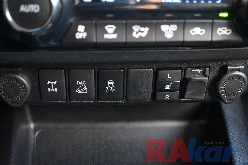 Toyota Hilux (2020) Active 2,4 D-4D  AWD - fotka 14 z 17