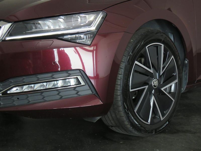 Škoda Superb - fotka 9 z 26
