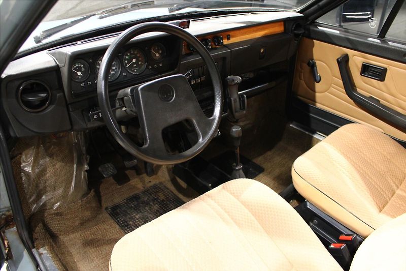 Škoda 130 Rapid 5 Speed 1.Maj / ČSR - fotka 13 z 29