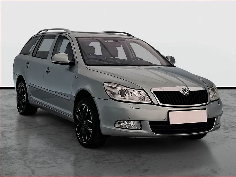 Škoda Octavia (2011) 2.0 TDI, Xenony, Tempomat - fotka 1 z 17