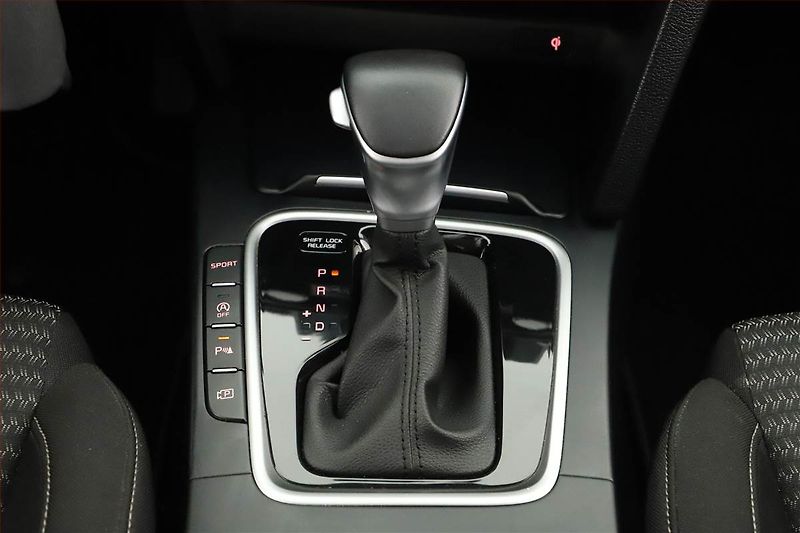 Kia Ceed (2024) Top 1.5 T-GDI - fotka 11 z 17