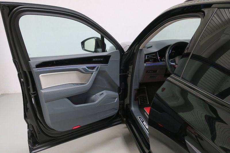 Volkswagen Touareg (2024) R-LINE 3,0TDI 210kW TOP VÝBAVA - fotka 10 z 50