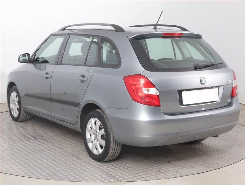 Škoda Fabia (2012) 1.2 TSI, Automat, Serv.kniha - fotka 4 z 16