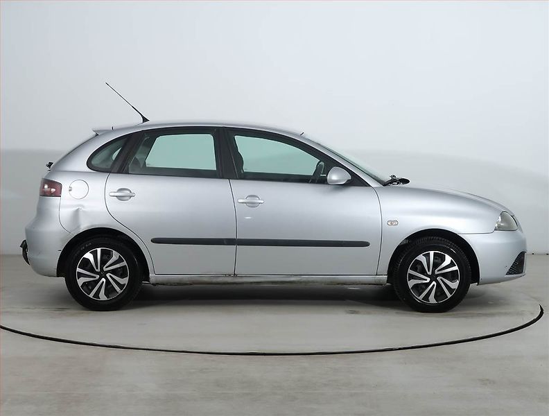 Seat Ibiza (2007) 1.4 16V, po STK, Tažné, Klima - fotka 6 z 15