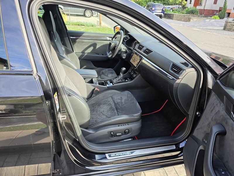 Škoda Superb (2018) SportLine 2.0 TDI 140kW 4x4 - fotka 11 z 32