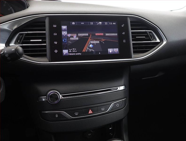 Peugeot 308 (2017) 1.2 PureTech, ČR,1.maj - fotka 9 z 16