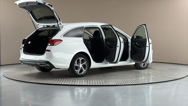 Hyundai i30 1.0 T-GDI Smart Kombi - fotka 6 z 27