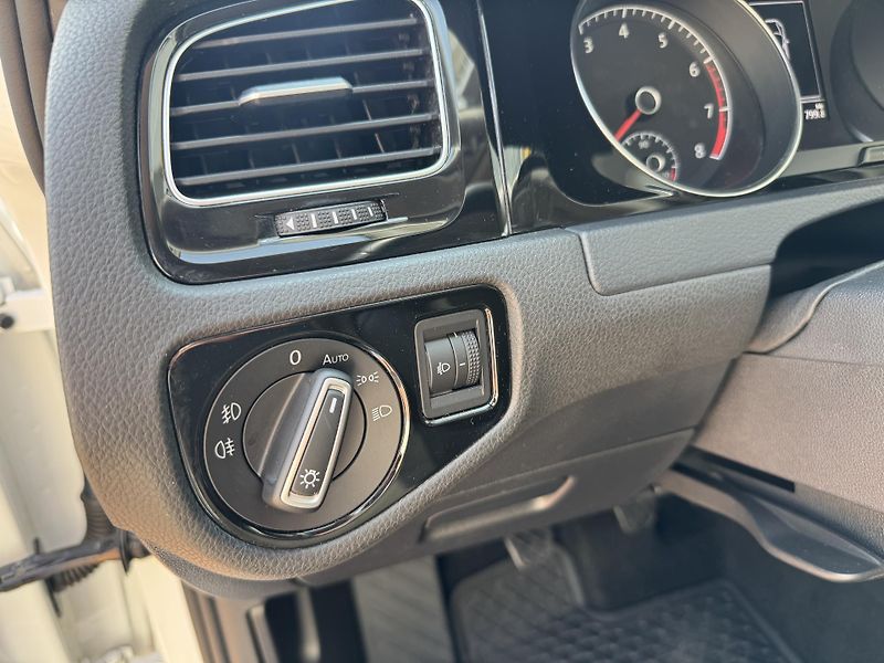 Volkswagen Golf (2014) 1.4TSI 103kW Highline - fotka 12 z 24