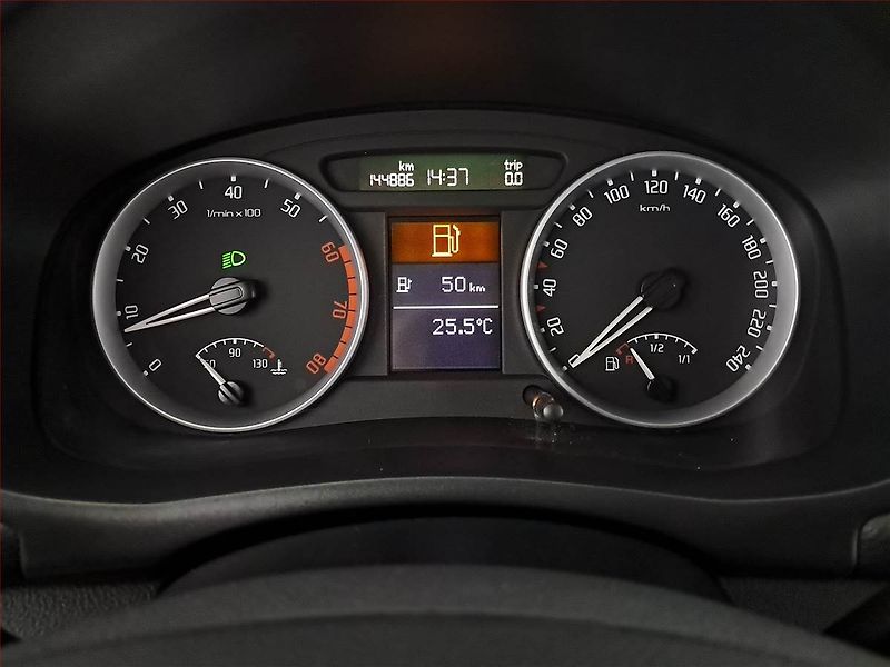Škoda Fabia (2009) Elegance 1.6 16V, Tempomat - fotka 11 z 17