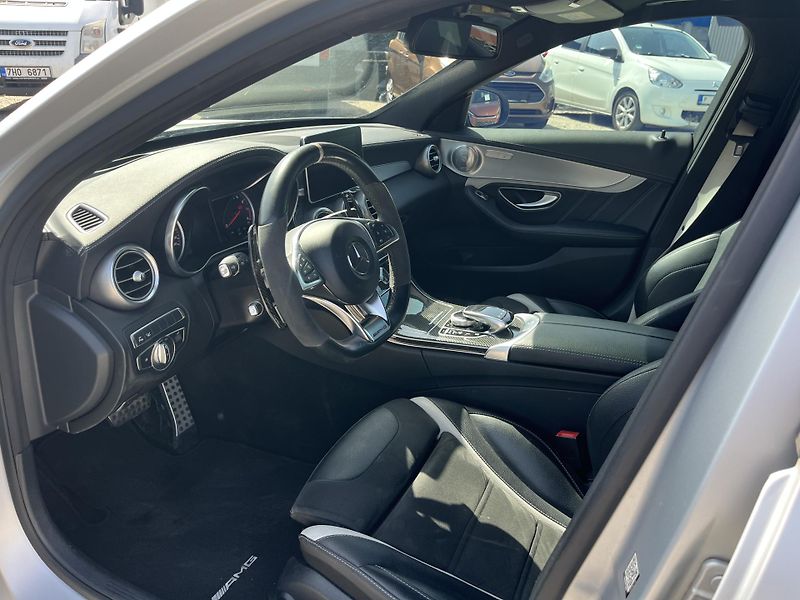 Mercedes-Benz Třídy C (2017) C63S AMG V8 Biturbo  - fotka 24 z 55