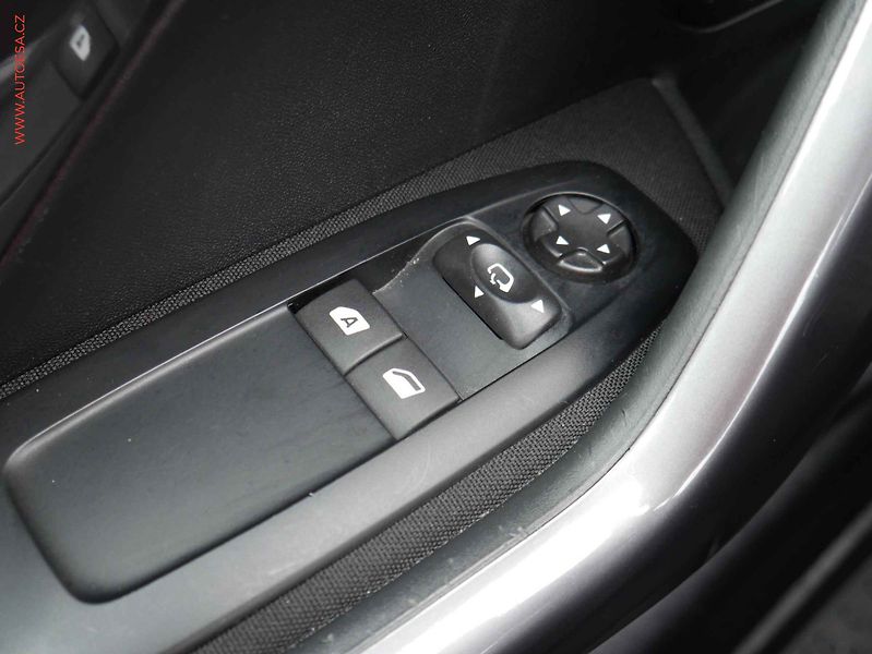 Peugeot 2008 (2017) 1.2PT, 2.maj,ČR, Active - fotka 11 z 18