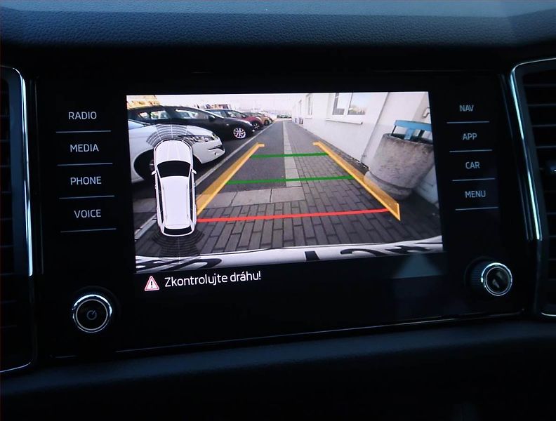 Škoda Kodiaq (2019) Style 1.5 TSI, Kůže, Navi - fotka 17 z 19