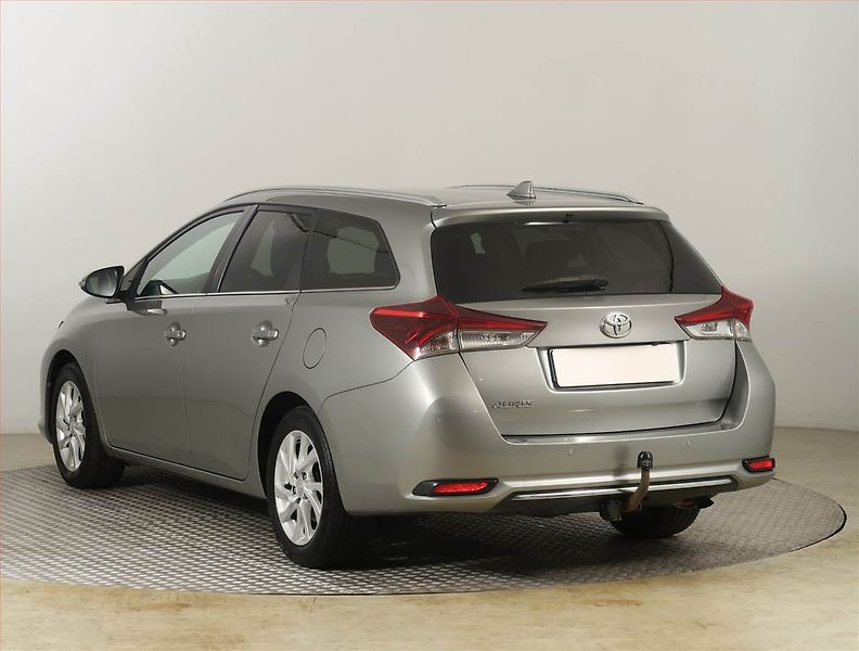 Toyota Auris (2017) Executive 1.6 Valvematic - fotka 4 z 22