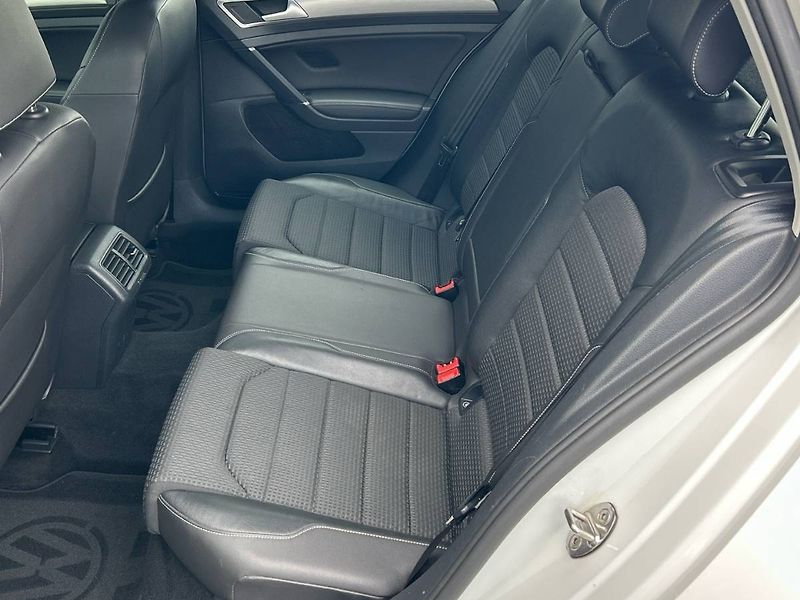 Volkswagen Golf (2016) 1.2 TSI Comfortline - fotka 8 z 32