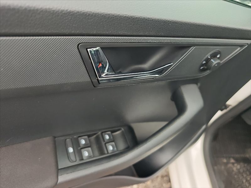 Škoda Fabia 1,0 TSI 70 Ambition - fotka 10 z 11