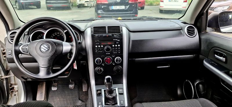 Suzuki Grand Vitara 2.0  4x4 servisní historie - fotka 26 z 46