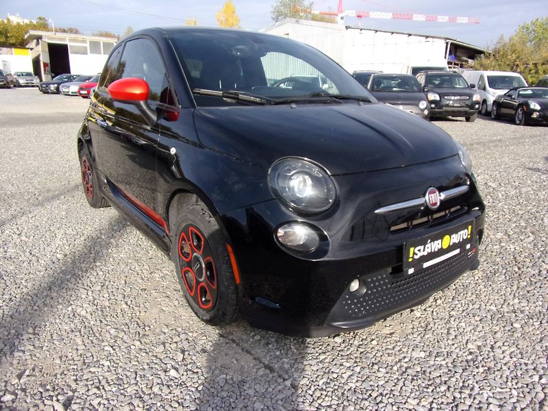 Fiat 500e (2016) 24kWh 83kW SYMPATICKÉ VYBAVENÉ - fotka 3 z 18