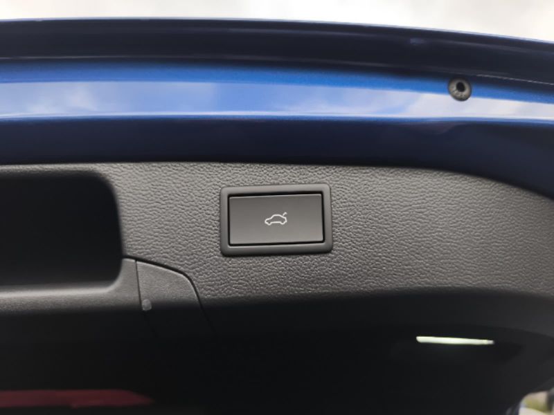 Volkswagen Passat Elegance 1,5 eTSI 110 kW mHEV - fotka 22 z 24