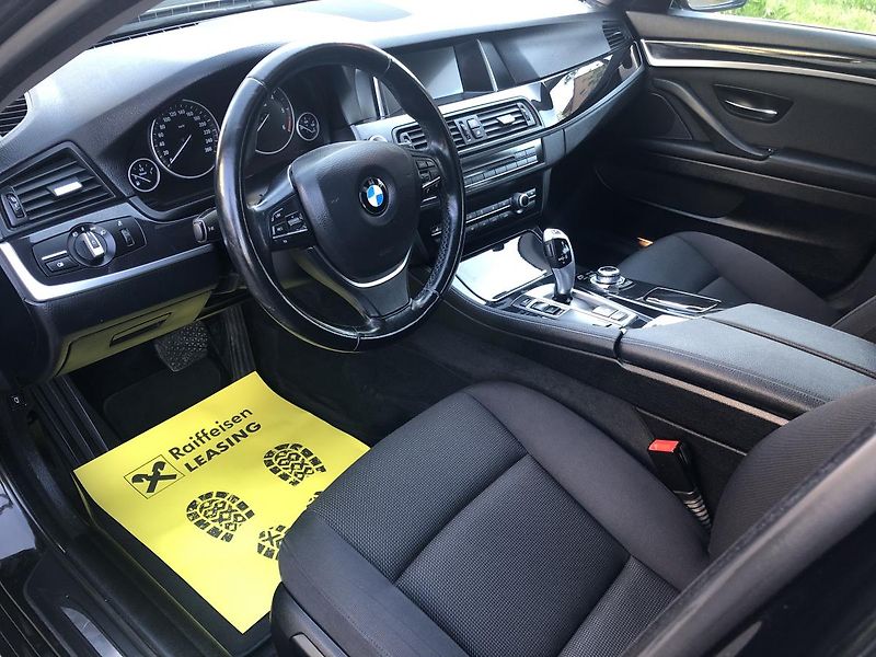 BMW Řada 5 (2015) 518d Touring NAVI velmi pěkný - fotka 24 z 76