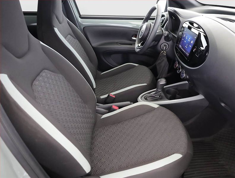 Toyota Aygo (2025) 1.0, Automat, ČR,1.maj - fotka 7 z 17