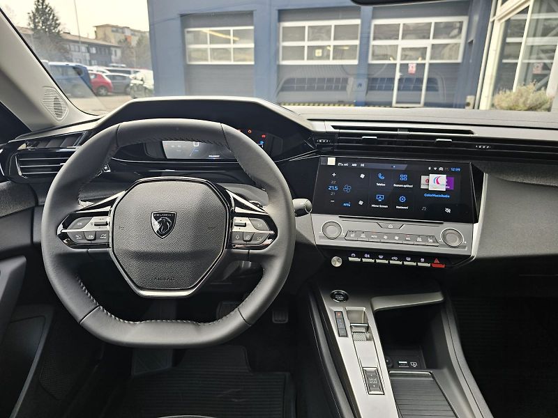 Peugeot 308 (2025) SW ALLURE 1.BHDi 130k EAT8 - fotka 10 z 18