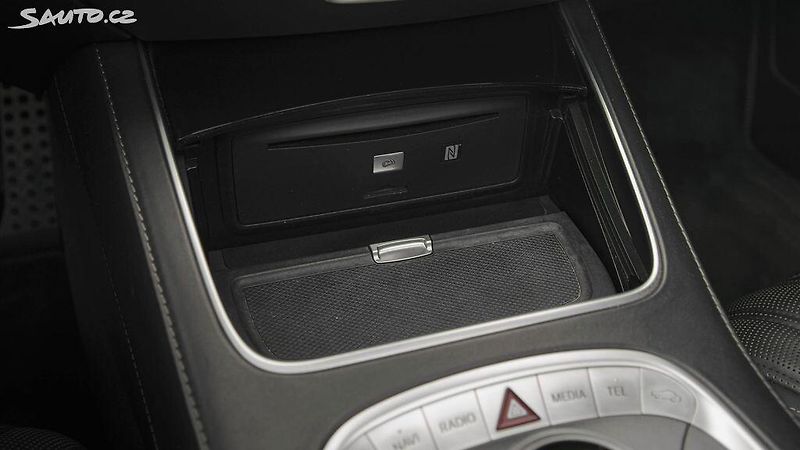 Mercedes-Benz Třídy S S63 AMG 4MATIC cabrio 585 PS - fotka 39 z 48