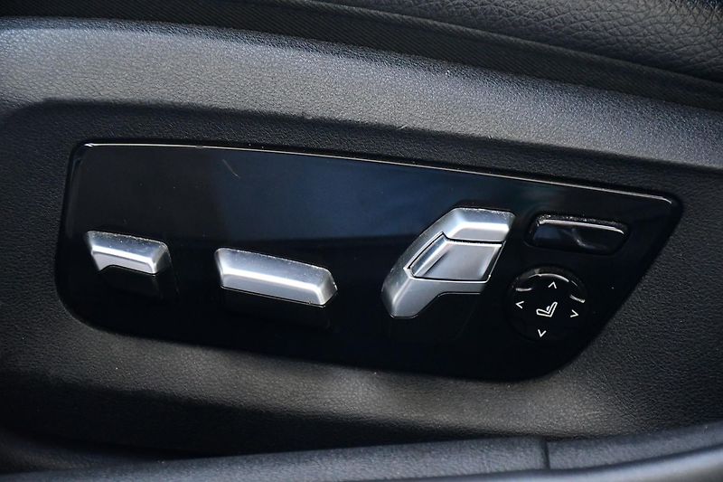 BMW Řada 5 530D M-SPORT 2xKOLA  - fotka 26 z 53