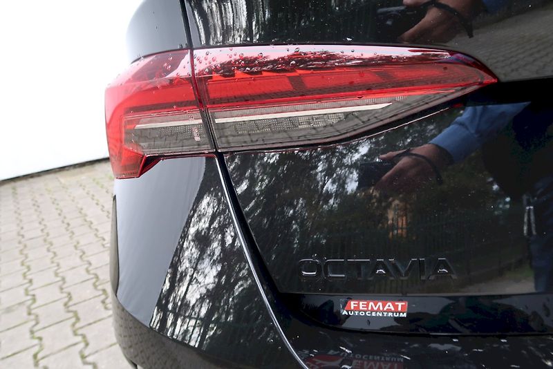 Škoda Octavia (2025) RS 2,0 TSI 195 kW DSG - fotka 13 z 30