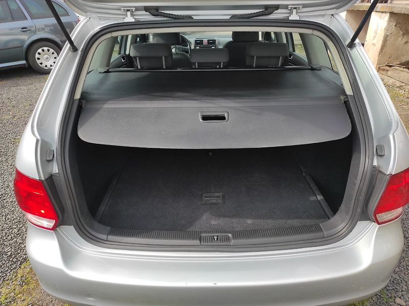 Volkswagen Golf 1.9 TDI Variant Trendline - fotka 18 z 26