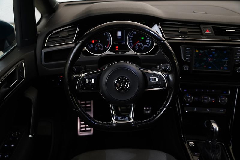 Volkswagen Touran - fotka 17 z 27