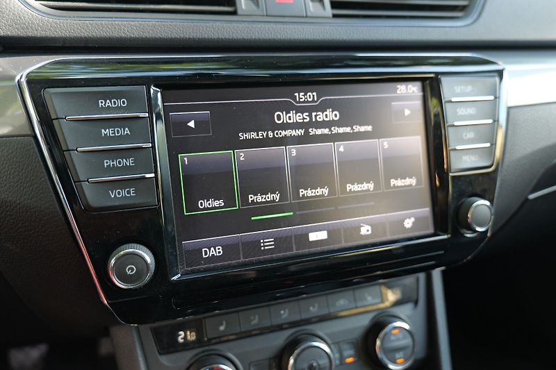 Škoda Superb 1.4 TSI Smartlink DAB PDC - fotka 19 z 28