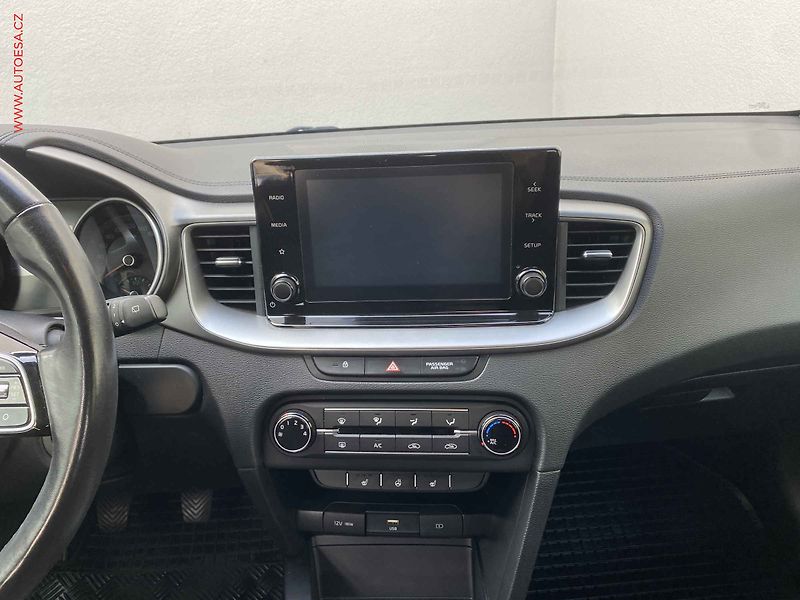 Kia Ceed (2021) 1.5 T-GDi, 1.maj,ČR, Spin - fotka 12 z 18