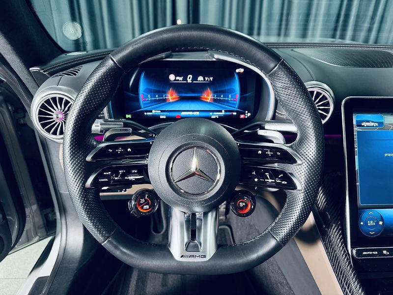 Mercedes-Benz SL (2022) SL 63 4M+ DYNAMIC*MANUFAKTUR* - fotka 23 z 35