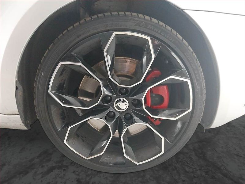 Škoda Octavia (2014) RS 2.0 TDI, Automat, Navi - fotka 15 z 21