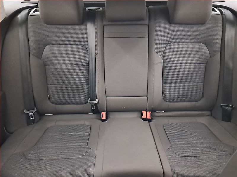 Volkswagen Passat (2012) 2.0 TDI, Park. senzory - fotka 10 z 17