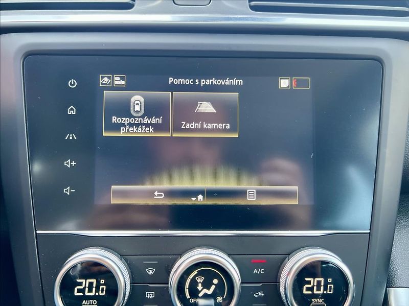 Renault Kadjar 1,5 Blue dCi Intense / LED - fotka 30 z 50